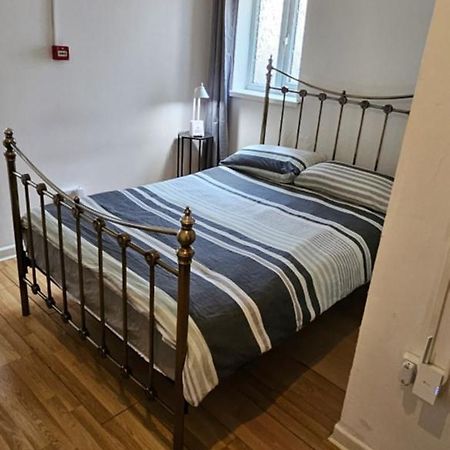 No Frills & Nothing Fancy 1 Bed Studio City Centre Cardiff Buitenkant foto