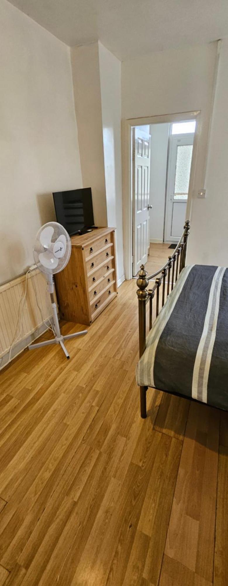 No Frills & Nothing Fancy 1 Bed Studio City Centre Cardiff Buitenkant foto
